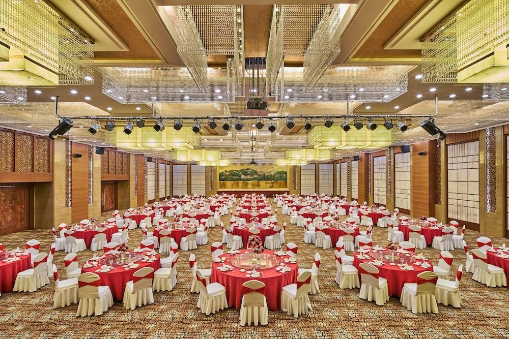 Wanda Realm Xiamen North Bay Hotell Exteriör bild